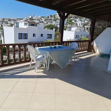Отель Summer In Bodrum With 2 Car Parking 4 Bedroom 3 Bathroom 2 Garden فيلا مصيف مكونة من 4 غرفة و 3 حمام و حديقتين في بودروم تركيا *