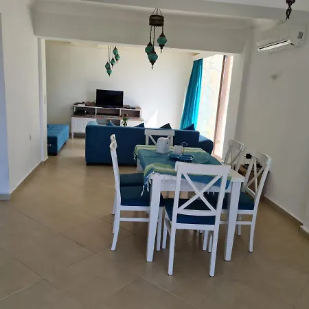 Summer In Bodrum With 2 Car Parking 4 Bedroom 3 Bathroom 2 Garden فيلا مصيف مكونة من 4 غرفة و 3 حمام و حديقتين في بودروم تركيا Отель Миляс