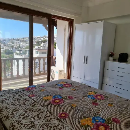 Summer In Bodrum With 2 Car Parking 4 Bedroom 3 Bathroom 2 Garden فيلا مصيف مكونة من 4 غرفة و 3 حمام و حديقتين في بودروم تركيا Отель *