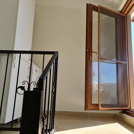 Summer In Bodrum With 2 Car Parking 4 Bedroom 3 Bathroom 2 Garden فيلا مصيف مكونة من 4 غرفة و 3 حمام و حديقتين في بودروم تركيا Отель Миляс