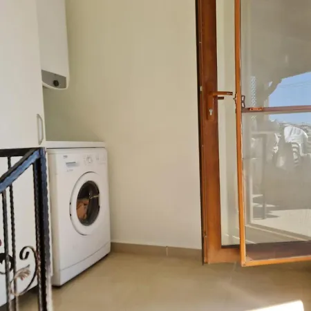 Summer In Bodrum With 2 Car Parking 4 Bedroom 3 Bathroom 2 Garden فيلا مصيف مكونة من 4 غرفة و 3 حمام و حديقتين في بودروم تركيا Отель Миляс