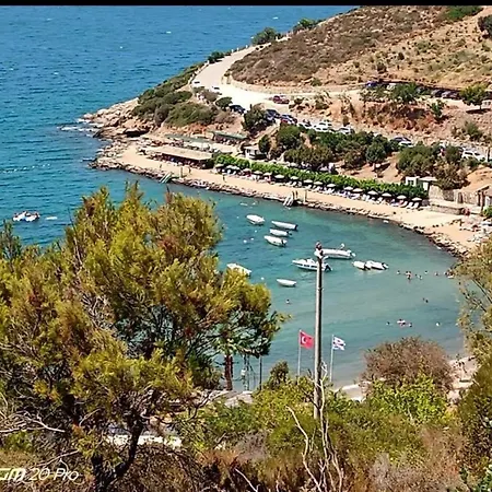 Summer In Bodrum With 2 Car Parking 4 Bedroom 3 Bathroom 2 Garden فيلا مصيف مكونة من 4 غرفة و 3 حمام و حديقتين في بودروم تركيا Отель *