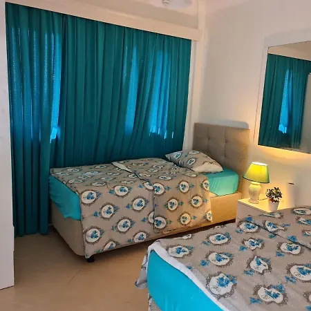 Summer In Bodrum With 2 Car Parking 4 Bedroom 3 Bathroom 2 Garden فيلا مصيف مكونة من 4 غرفة و 3 حمام و حديقتين في بودروم تركيا Отель *