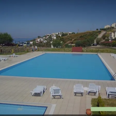 Отель Summer In Bodrum With 2 Car Parking 4 Bedroom 3 Bathroom 2 Garden فيلا مصيف مكونة من 4 غرفة و 3 حمام و حديقتين في بودروم تركيا