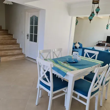 Summer In Bodrum With 2 Car Parking 4 Bedroom 3 Bathroom 2 Garden فيلا مصيف مكونة من 4 غرفة و 3 حمام و حديقتين في بودروم تركيا Hotel Milas
